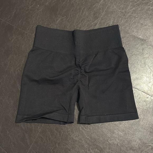 Shorts - Picture 3 of 8